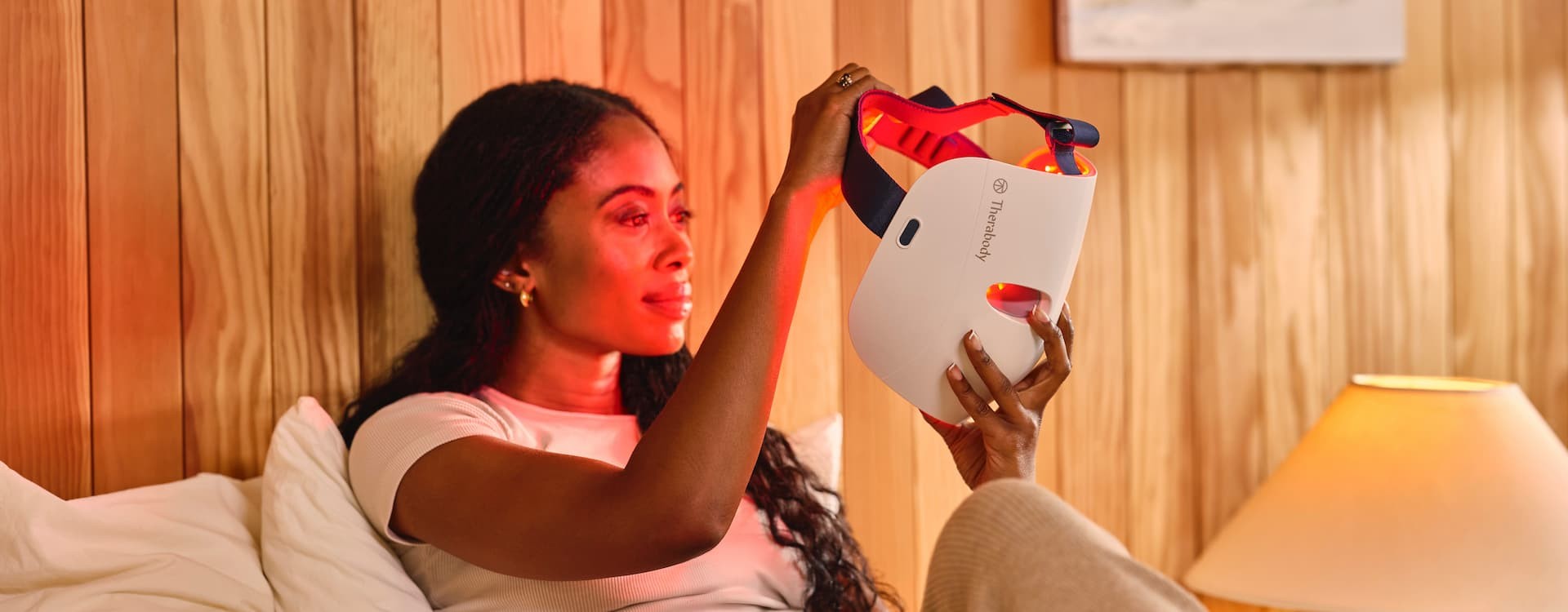 Therabody TheraFace Mask Glo - maska do pielęgnacji twarzy w domu