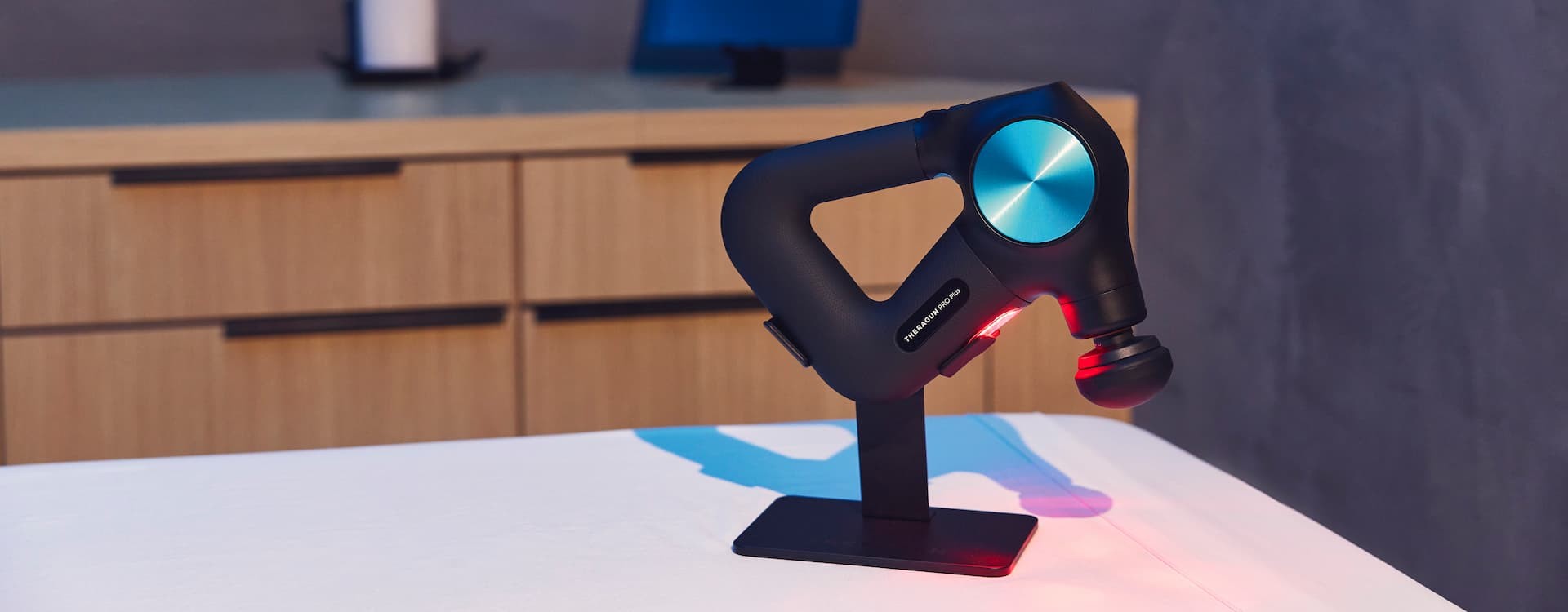 Pistolet do masażu – czy warto go kupić? Opinie fizjoterapeutów